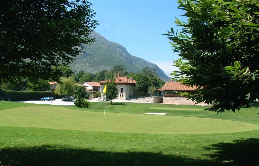 Hotel Aldama Golf Quintana de Llanes Buitenkant foto